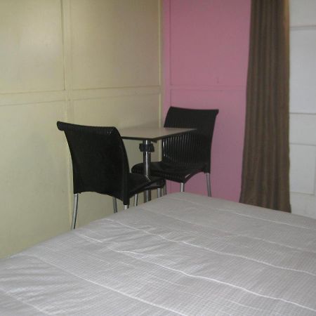 Australian Hotel Winton Budget Hotel Accommodation Bagian luar foto