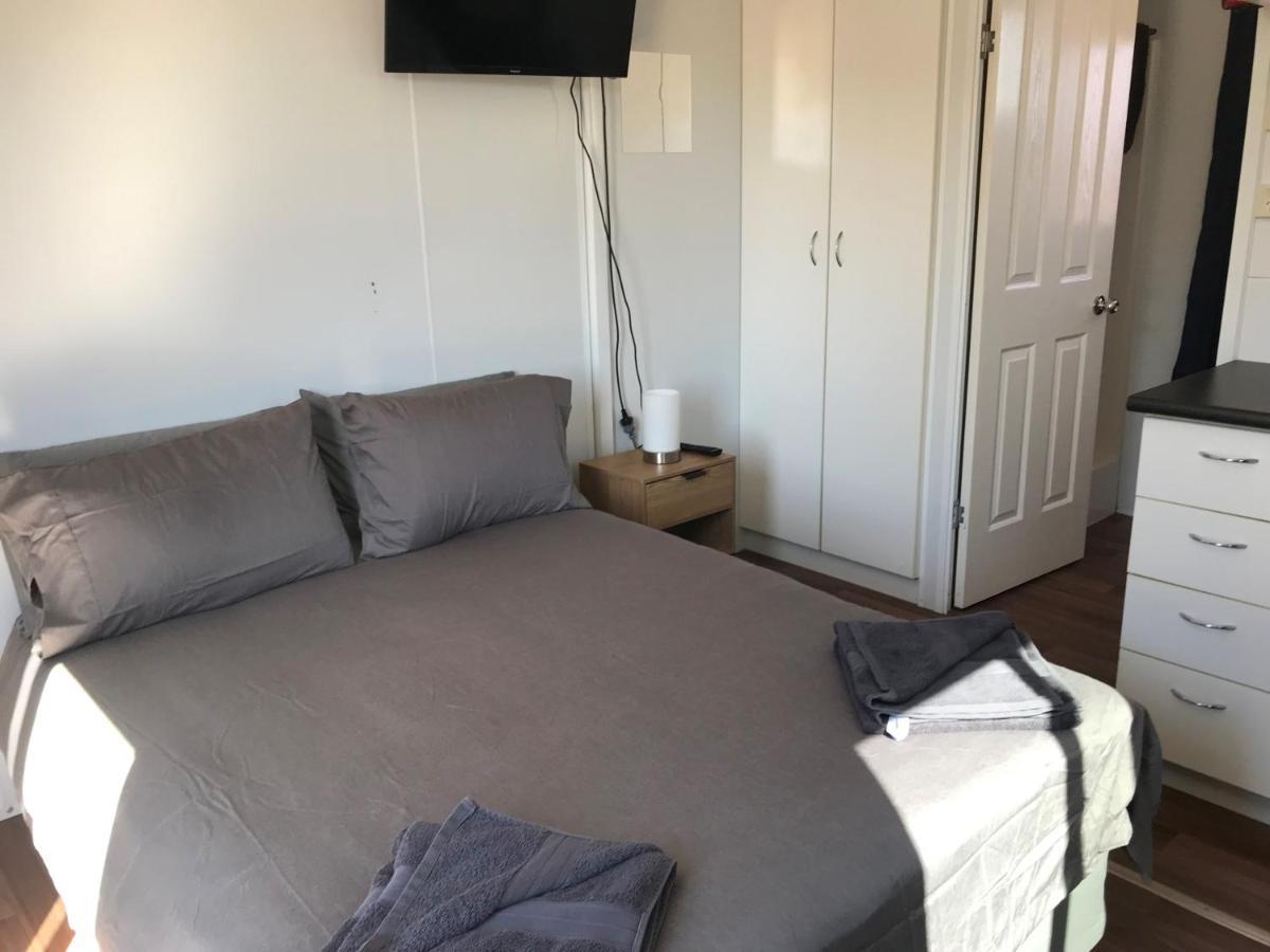 Australian Hotel Winton Budget Hotel Accommodation Bagian luar foto