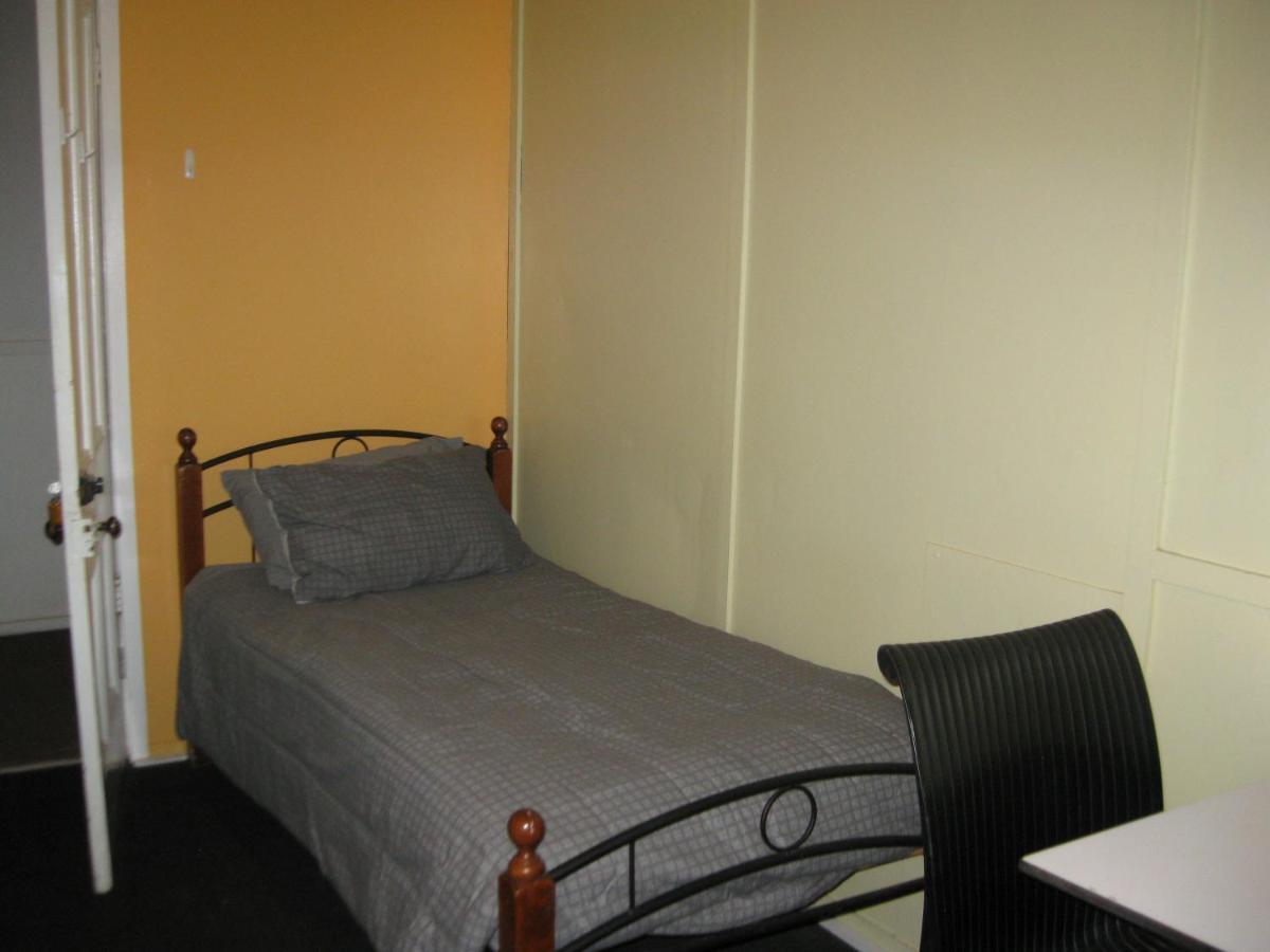 Australian Hotel Winton Budget Hotel Accommodation Bagian luar foto