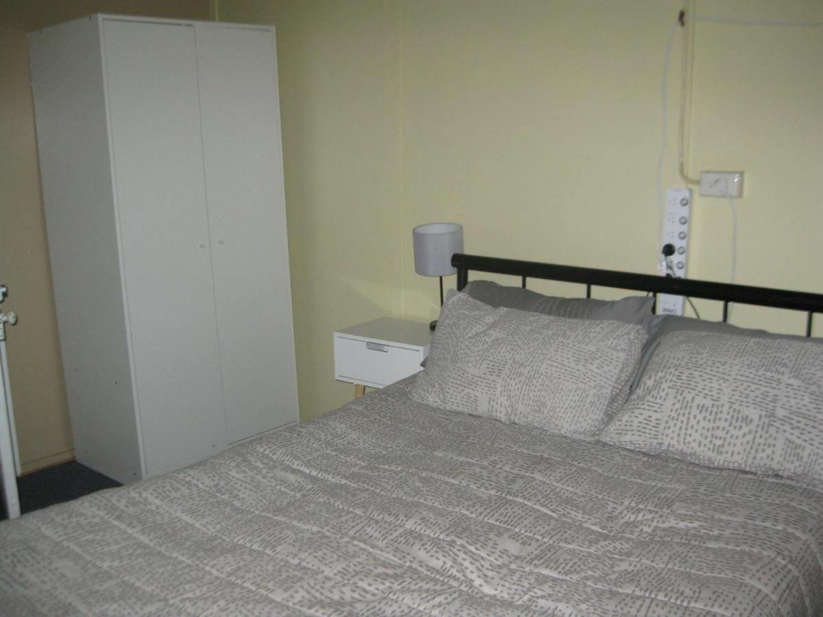 Australian Hotel Winton Budget Hotel Accommodation Bagian luar foto